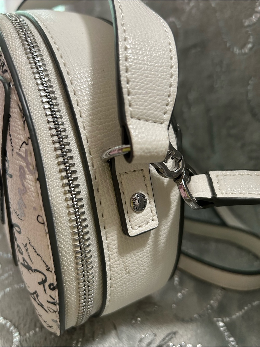 NWT Karl Lagerfeld, Mini, White, Crossbody Bag with Black Sunglasses & Pink Nose - Picture 4 of 11